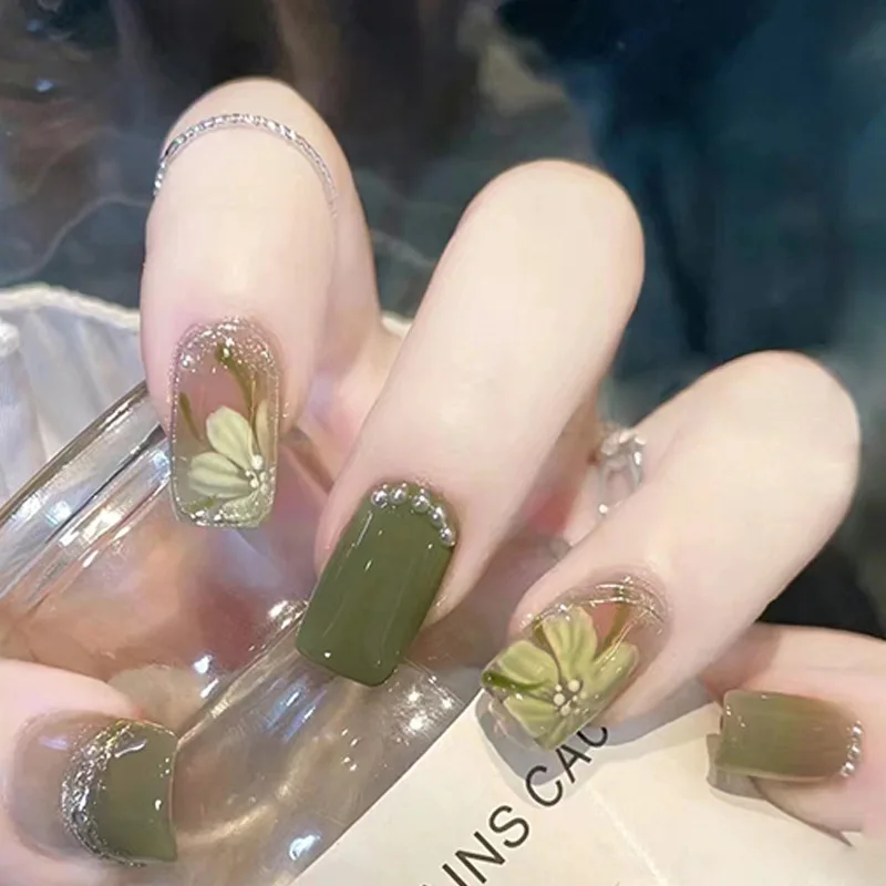 

24Pcs Flower Green Sticky Nails Nail Tips Simple Adhesive False Nails with Tools Prosthetic Nail Set 2025 Press Ons Nails Women