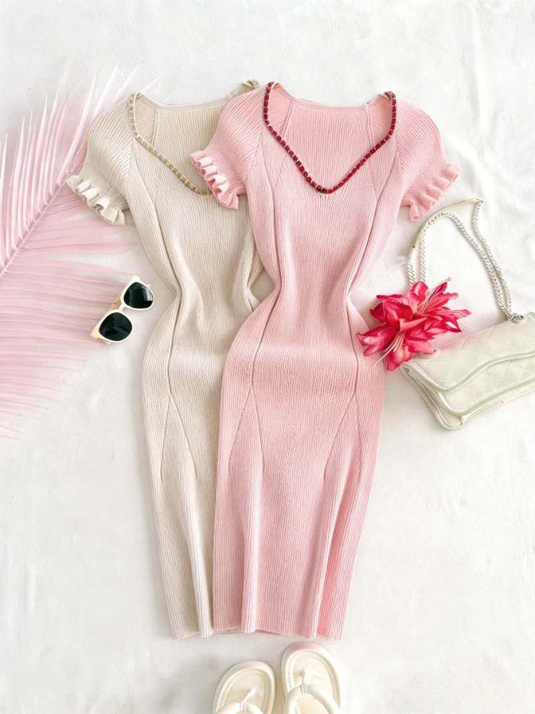 Rosa Rüschen-Minikleid für Damen, kurzärmelig, V-Ausschnitt, kontrastierendes Sommerkleid, elastisch, gerippt, figurbetont, sexy Partykleid-Outfits