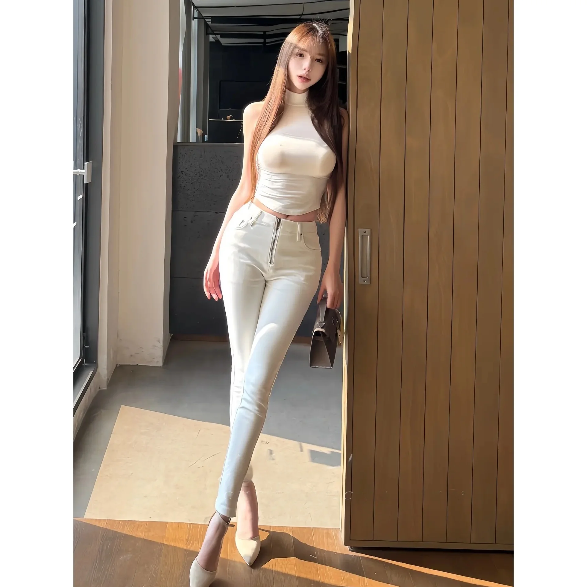 

Белые джинсы с высокой талией, облегающие, женские, больших размеров, с эффектом подтяжки ягодиц, из хлопка с добавлением стрейча, брюки-клеш в корейском стиле, зауженные брюки-карандаш