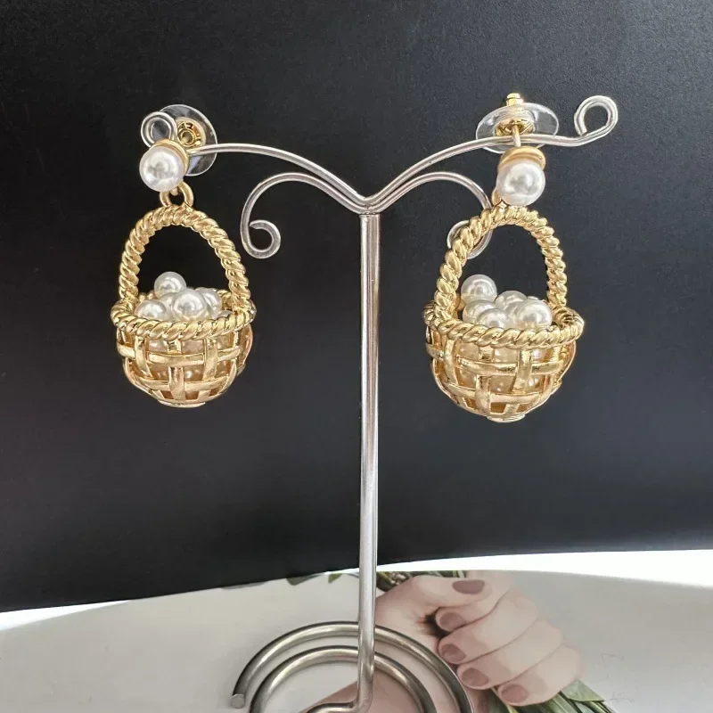 Fashion Jewerly Pastoral Flower Basket Pearl Cluster Stud Earrings for Women, Chic and Playful Design