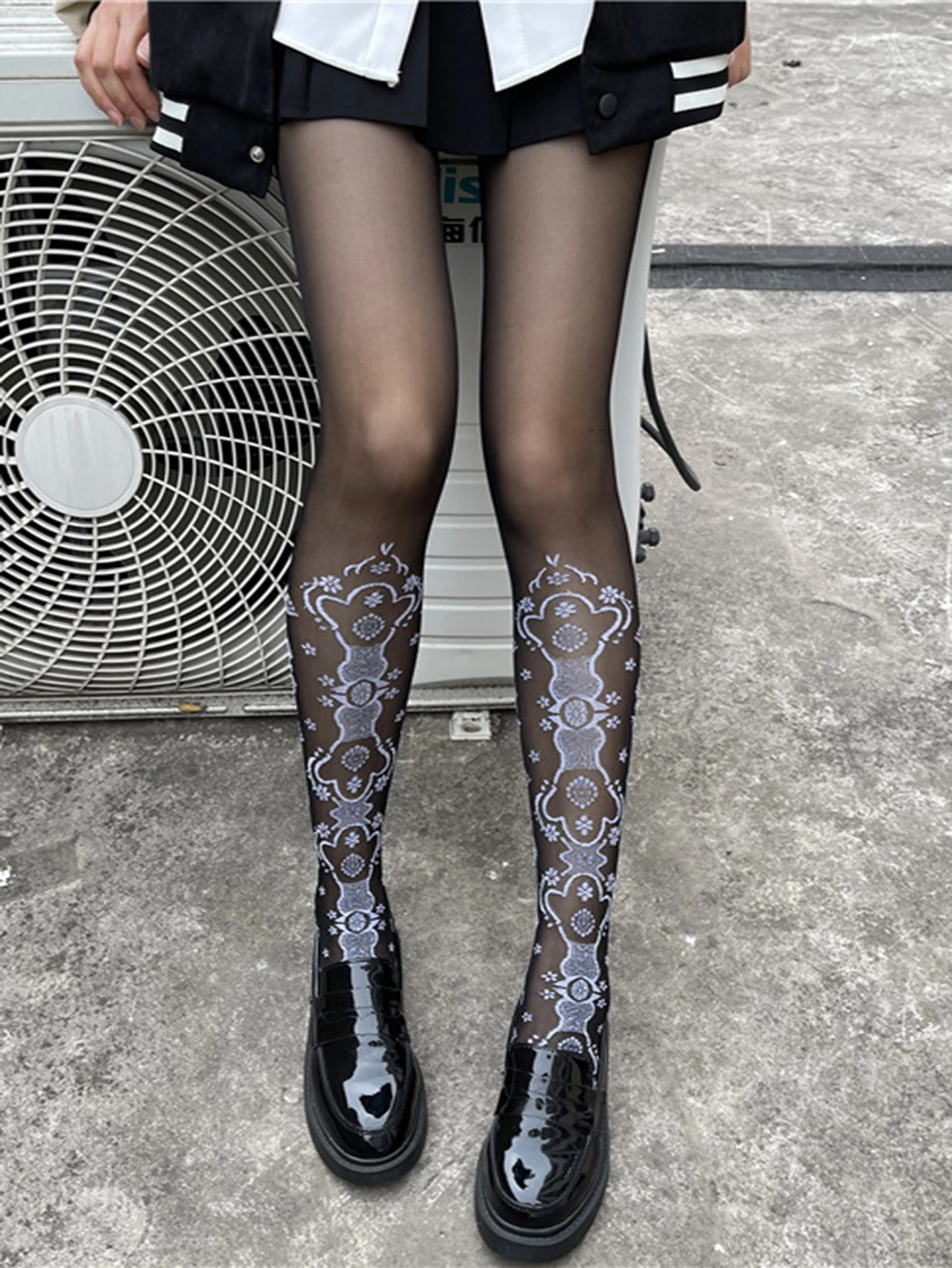 1 pair of Sanskrit silk stockings 15D elegant hollowed out flower Pantyhose lace embossed sexy pattern thin white silk stockings