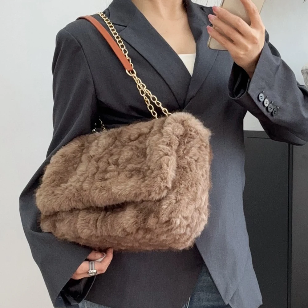

Зимние плюшевые женские сумки-тоут НОВЫЕ пушистые сумки из искусственного меха для женщин Сумка на плечо Теплые мягкие дизайнерские сумки Сумки-шопперы Клатч