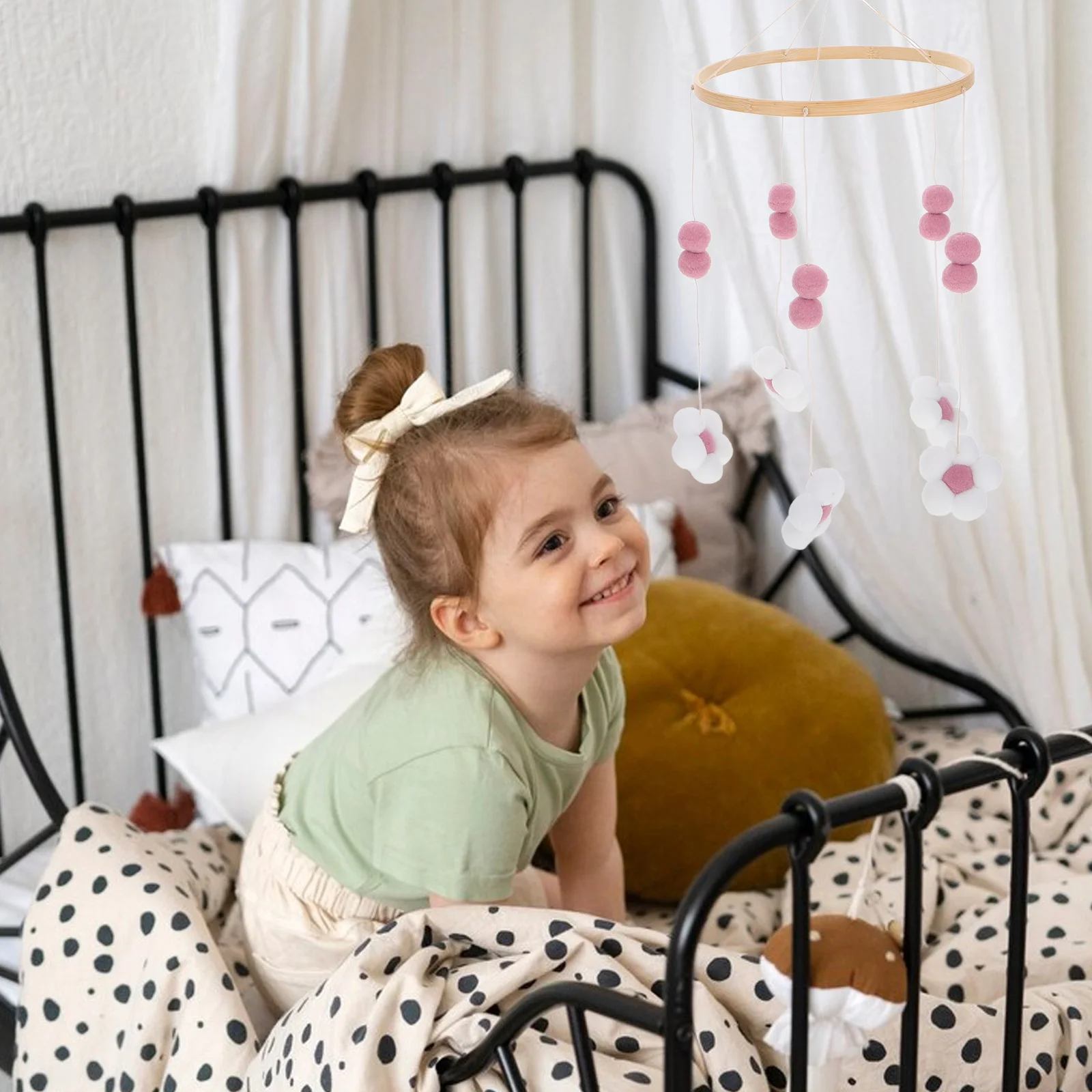 Carillon éolien nordique à Pom fleur, cloche de berceau Mobile suspendu pour pépinière, Mobile décoratif pour bébés garçons et filles, décor de berceau de pépinière