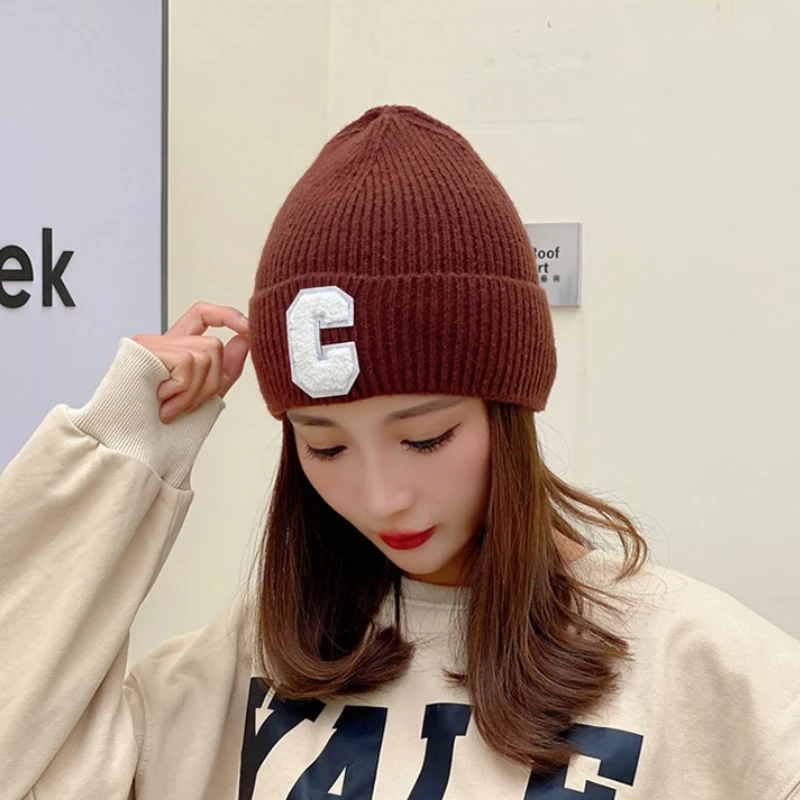 الكورية للجنسين الخريف الشتاء محبوك قبعة كبيرة C رسالة بسيطة قبعة قبعة نسخة Skullies Beanies لينة الهيب هوب قبعات بونيه عادية