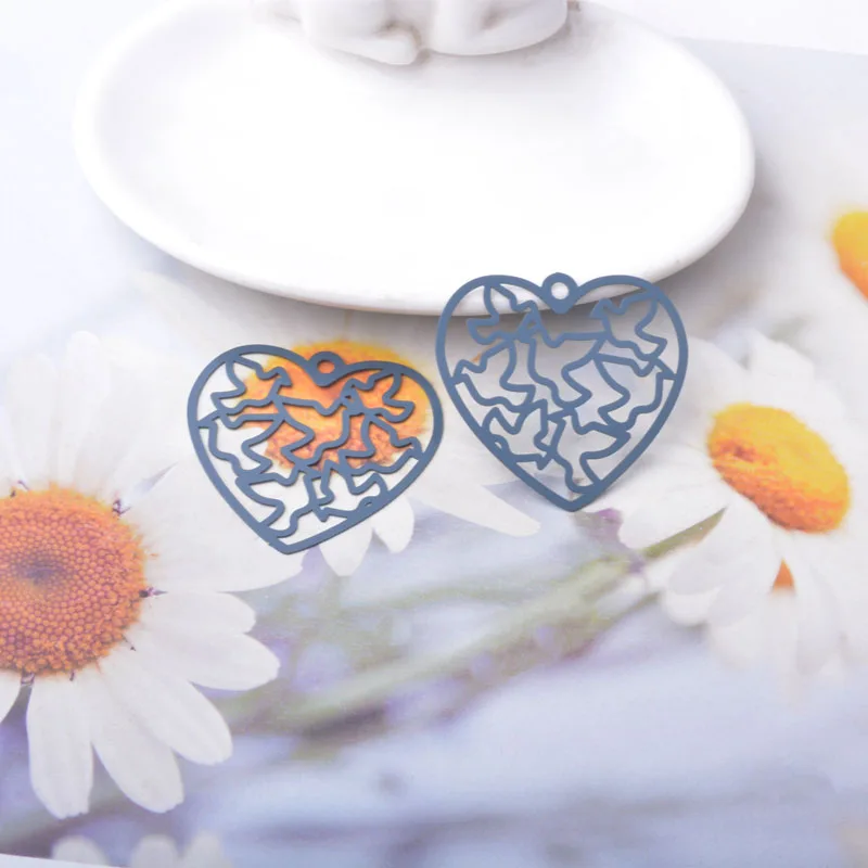 20 Stück Ausverkauf AB2085 Messing-Filigran-Schmuck Friedenstaube Anhänger Herzanhänger DIY Damen Ohrring Zubehör – Detail 4