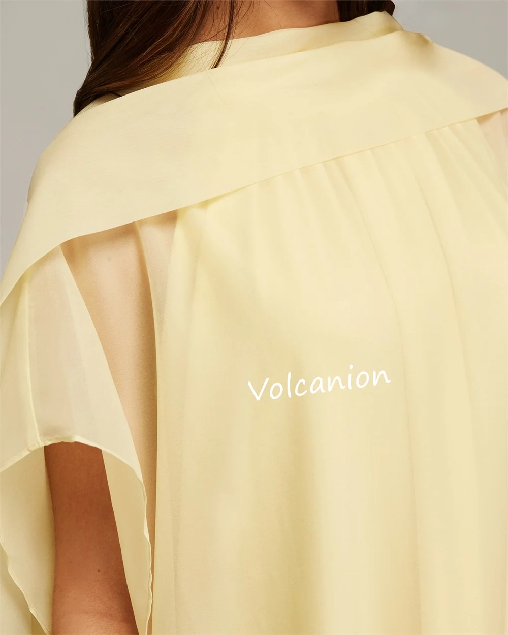 カスタマイズされたオーガンザプリーツ A ラインハイカラーミディド​​レスオーダーメイドの機会ホームカミングシンプルカジュアルサイズあり