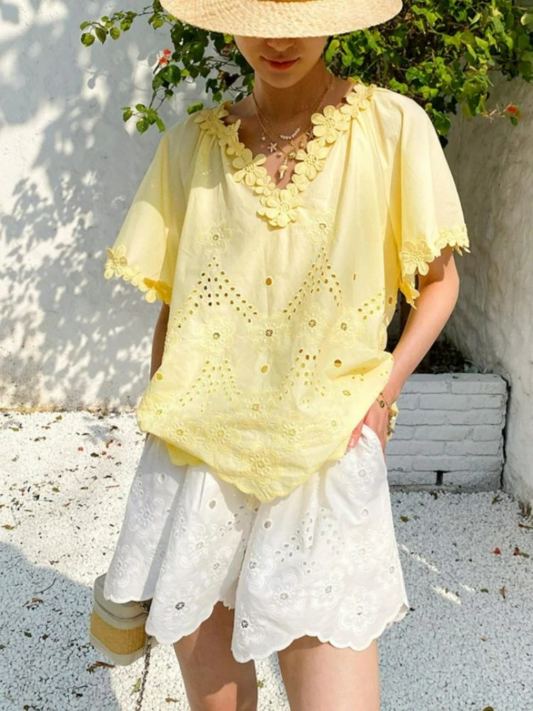 

Летняя блузка в французском стиле бохо, женская хлопковая рубашка с цветочной вышивкой, желтая, с вырезами, с короткими рукавами, повседневная рубашка для отпуска, топ, новинка