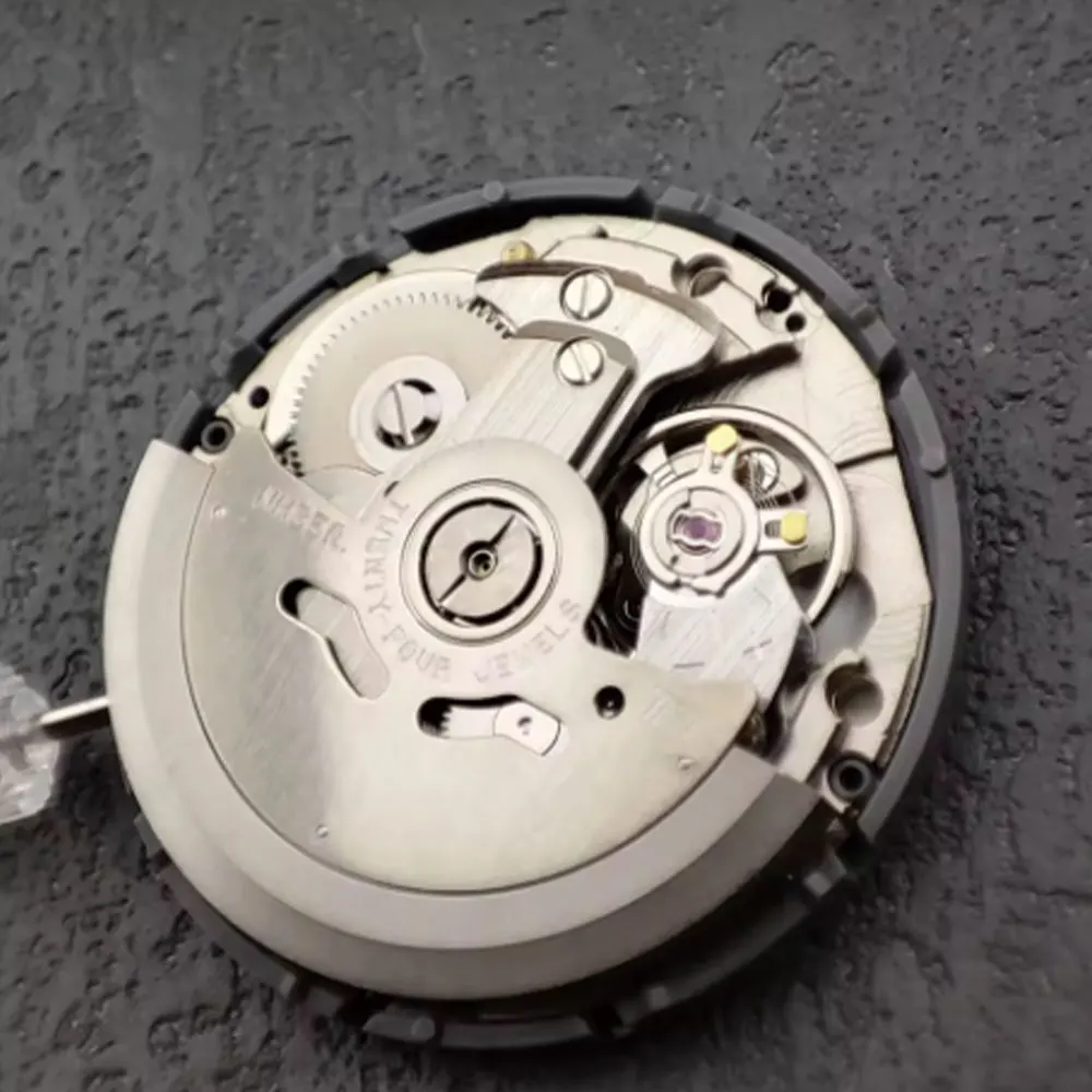 Watch  NH35 automatic mechanical movement crown and date both located at the 9 o 'clock position Watch accessories