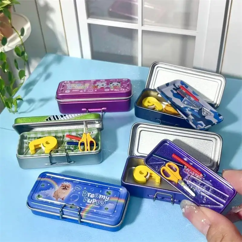 Boîte à crayons en fer, ensemble de jeu de simulation, modèle pour maison de poupée, double couche avec stylo, règle, ciseaux, ruban adhésif, micro décor paysager.