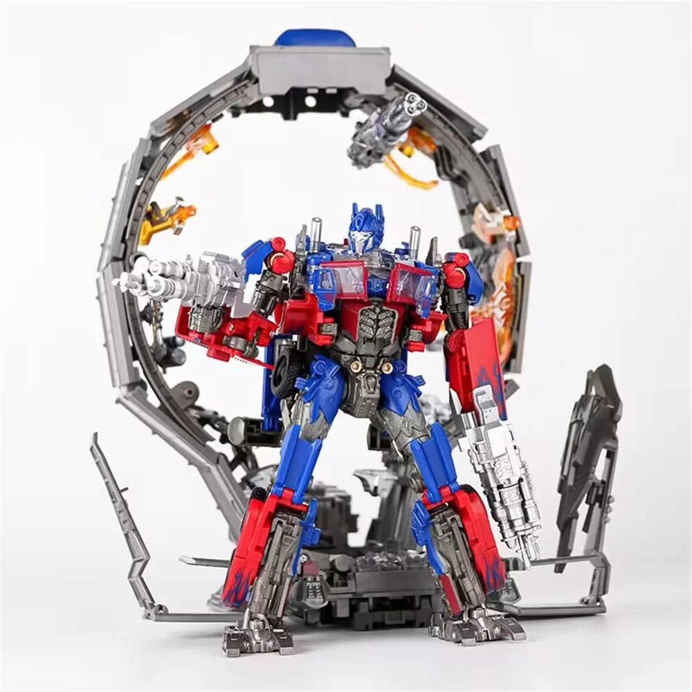 Прицеп-трансформер BAIWEI TW1122, модель грузовика серебристого цвета может использоваться в сочетании с роботом TW1022 Прицеп-трансформер BAIWEI TW1122, модель грузовика серебристого цвета может использоваться в сочетании с роботом TW1022