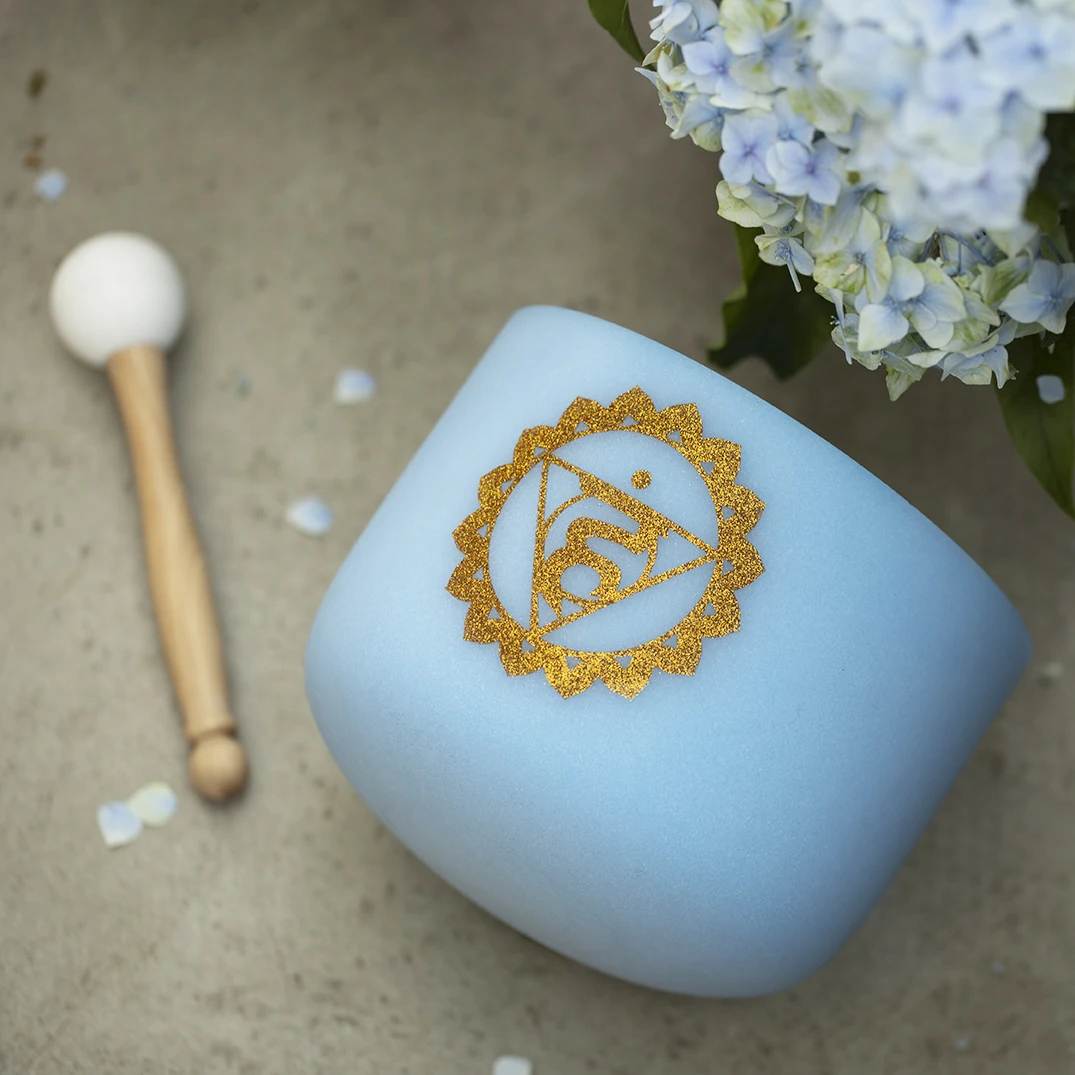 Hye-eun 8 inch Throat Chakra Design Quartz Colored Crystal Singing Bowl 440hz/432hz G Note with Free Mallets and O-ring