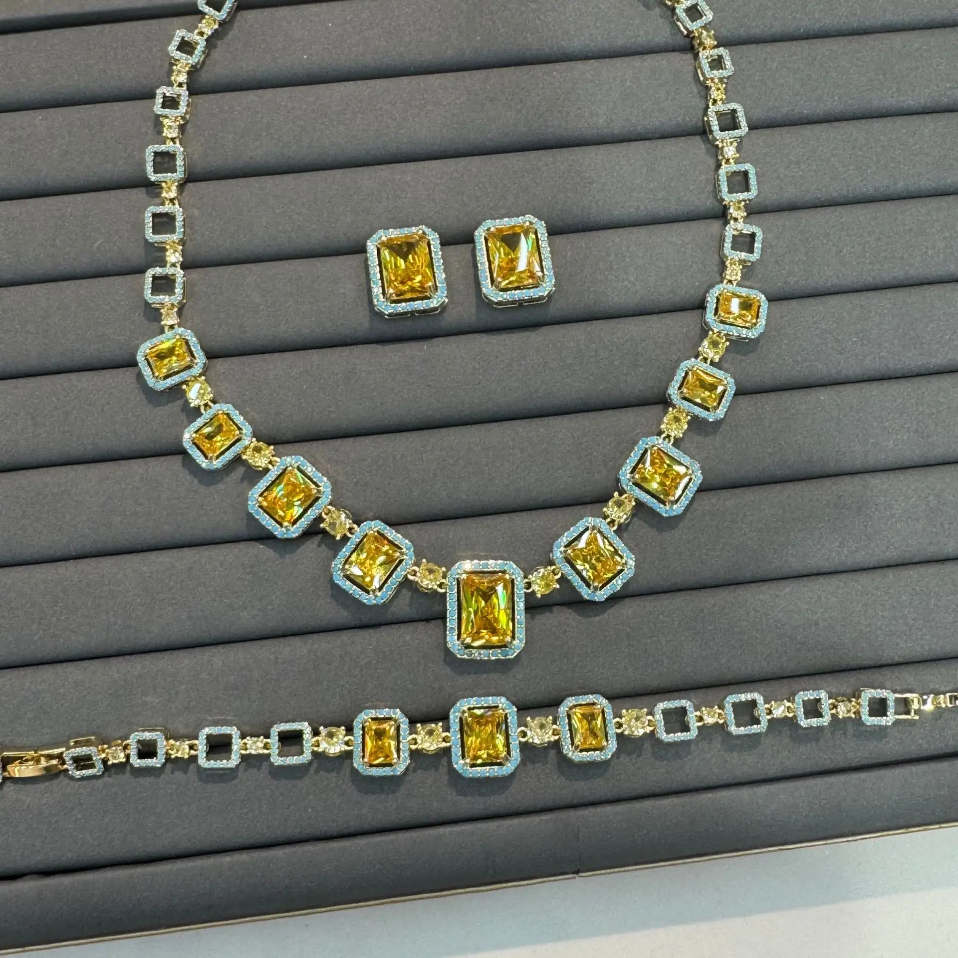 

Винтажный комплект ювелирных изделий из желтого циркона с покрытием 18 карат, серьги и ожерелье для женщин, элегантный классический стиль