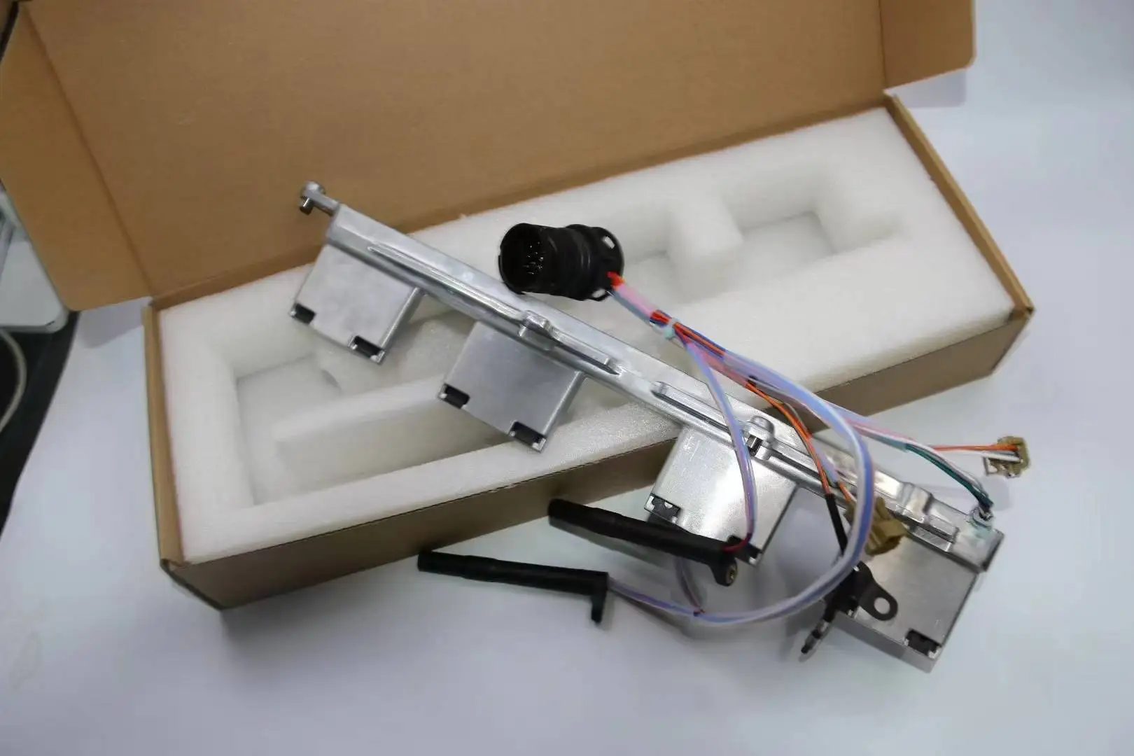 Sensor Saklar Transmisi Otomotif PDK 97031708530 97031708500 Baru Cocok untuk Porsche Panamera