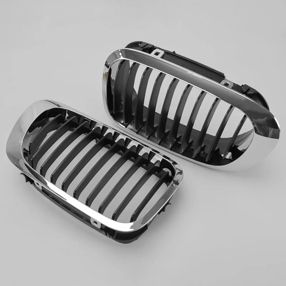 

51138208683 51138208684 51138208685 51138208686 1 Pair Front Bumper Hood Grilles Fit for BMW 3 E46 M3 Cabrio Coupe