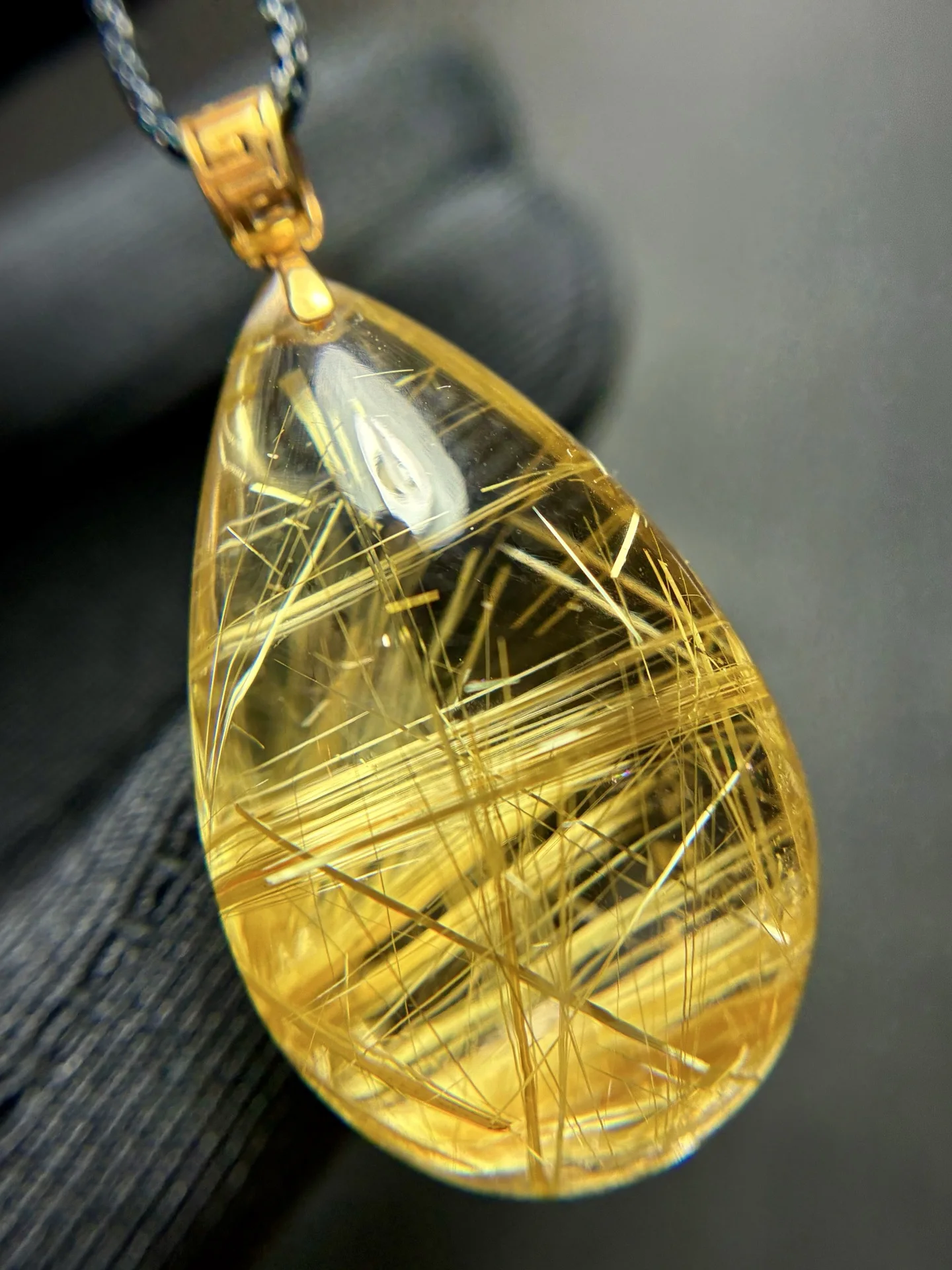 

Natural Gold Rutilated Quartz Pendant Water Drop Rutilated Quartz Jewelry 31.6x19.6x14.1mm Men Women Brazil AAAAAAA