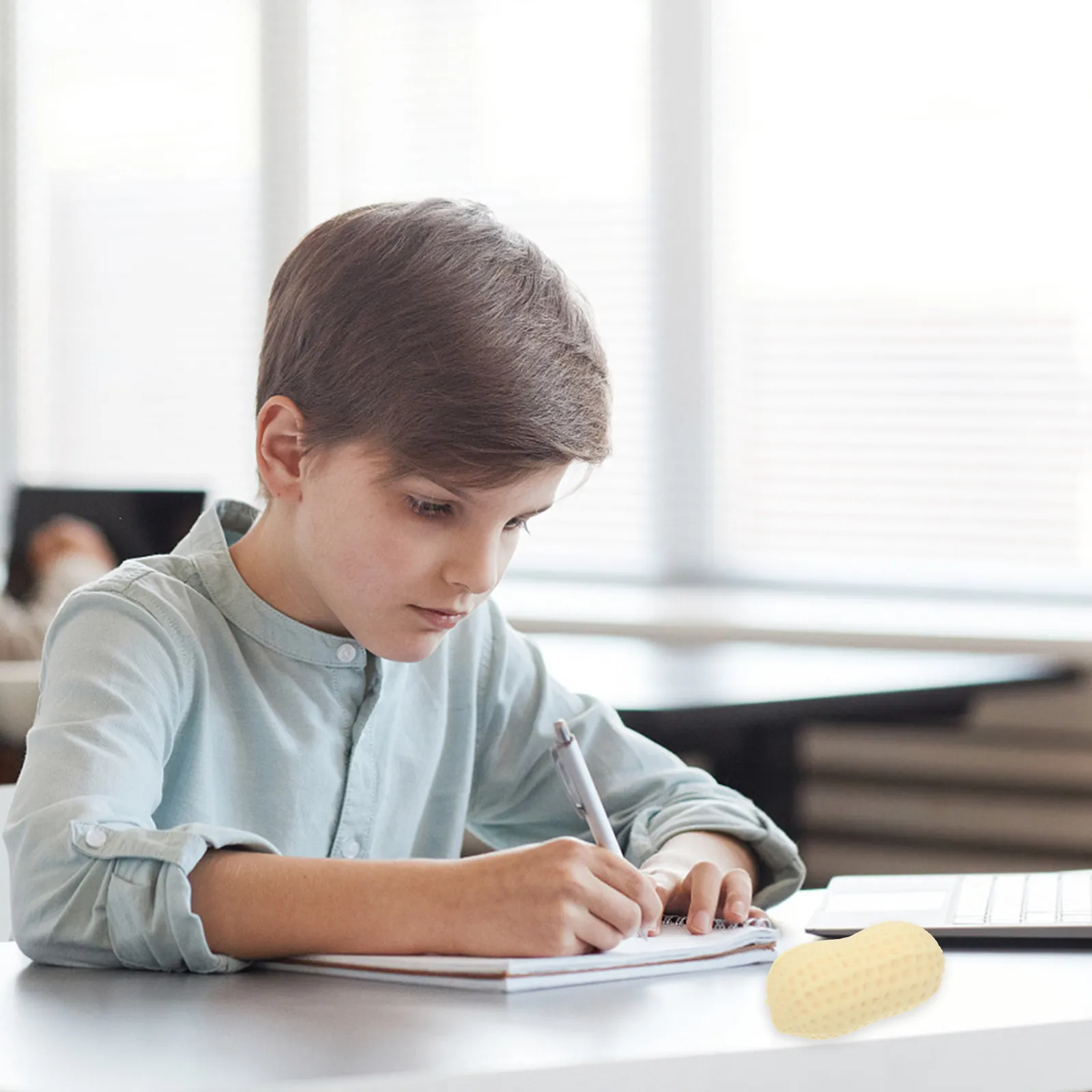 

Реалистичный эластичный фиджет-антистресс в форме арахиса для снятия напряжения в руках, портативное средство для снятия тревоги в офисе