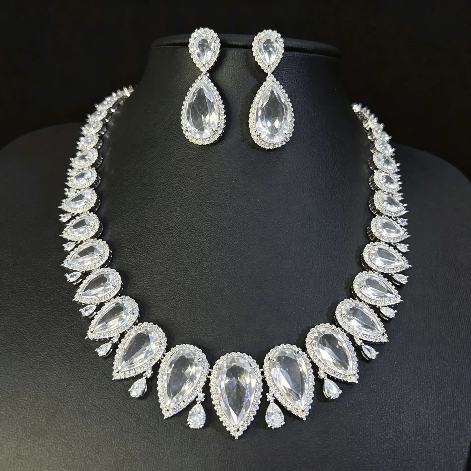Dubai Women's Bridal Jewelry Set Zircon Chain Drop Necklace Earrings White Red Blue Green Pink Wedding Evening Party Accessory
