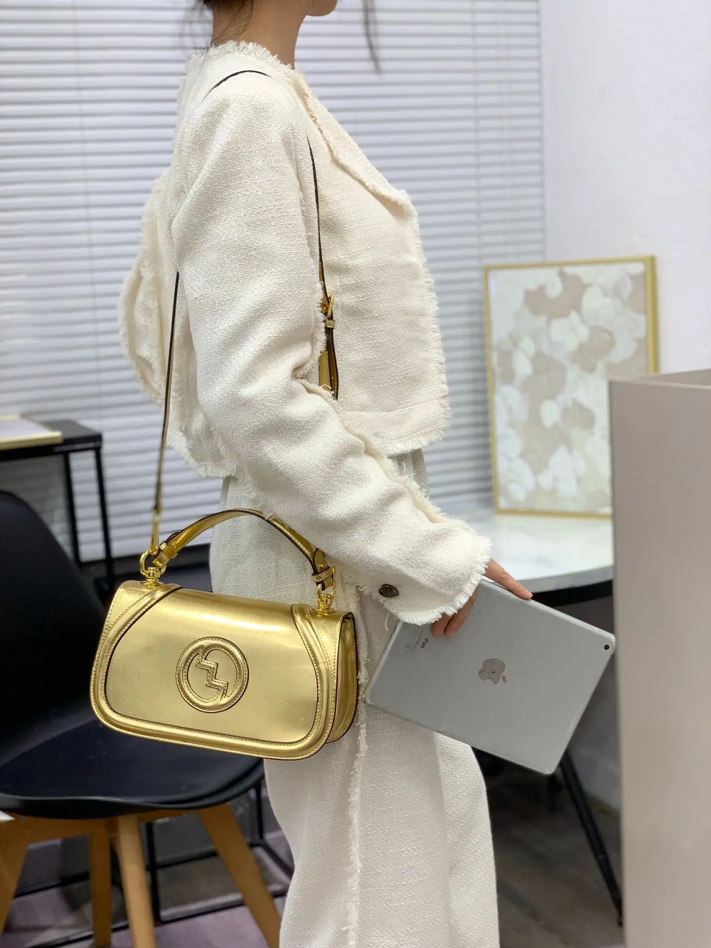 

​ ​ Женская кожаная сумка, большая сумка из натуральной яловой кожи, винтажная сумка-ведро, трансформируемая сумка через плечо, стильный дизайнерский кошелек ​