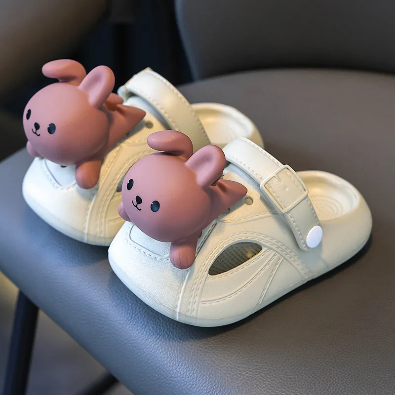 Summer child home slippers 2025 new simple child flat slippers simple child anti-skid beach versatile outdoor walking shoes