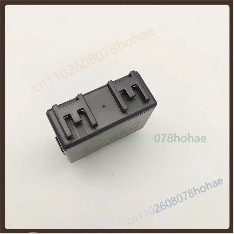 For Sinotruk  Howo Light Truck LG9706580021 3‑in‑1 Flasher Relay Replacement Parts