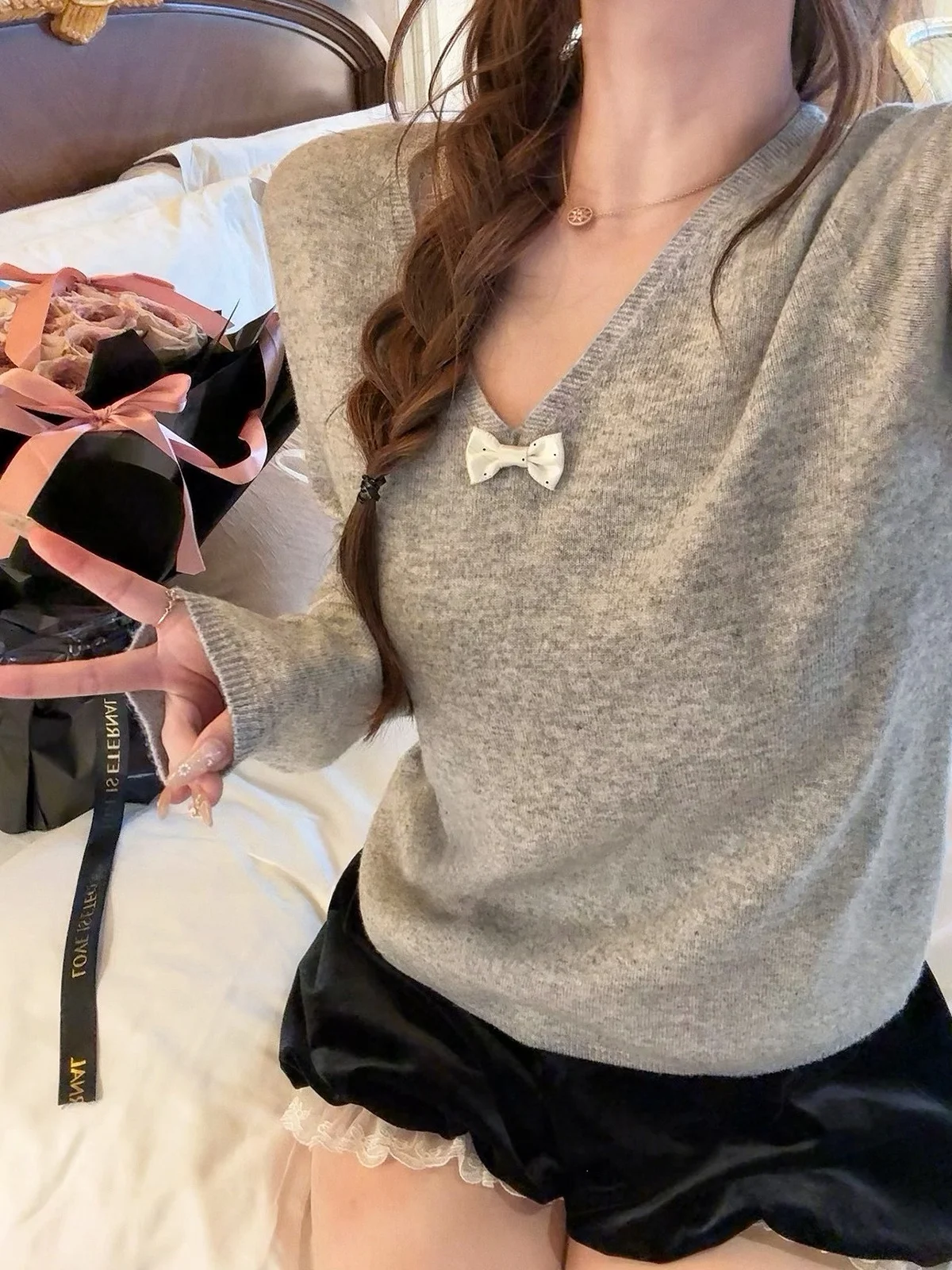 

Kimicoy Silk Pink Doll V-Ne Knitted Wool Sweater Women's Base Layer irt Autumn Winter High-End Feeling Inner Wear