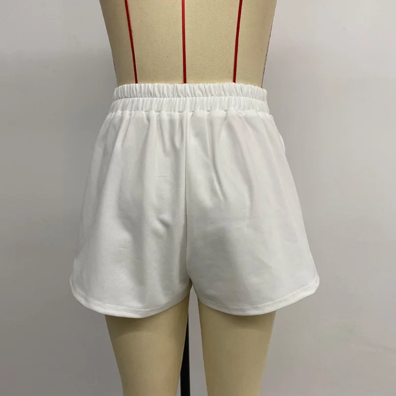 Benuynffy 꽃 아플리케 우아한 하이 스트리트 화이트 반바지 2025 여성 여름 솔리드 탄성 허리 OL 캐주얼 매칭 반바지