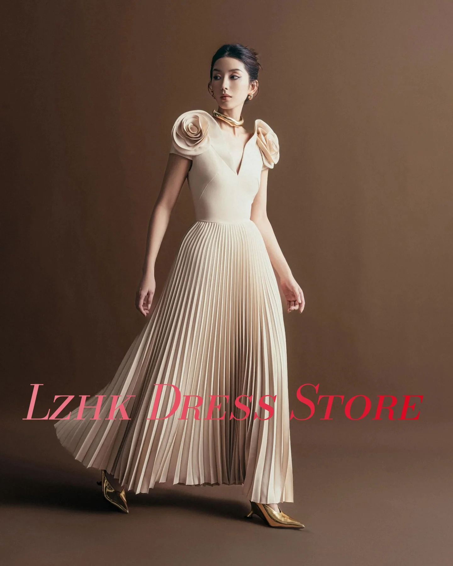 Maßgeschneidertes, anmutiges Jersey-Abendkleid in A-Linie mit 3D-Blumen, modisch, kurze Ärmel, V-Ausschnitt, bodenlang