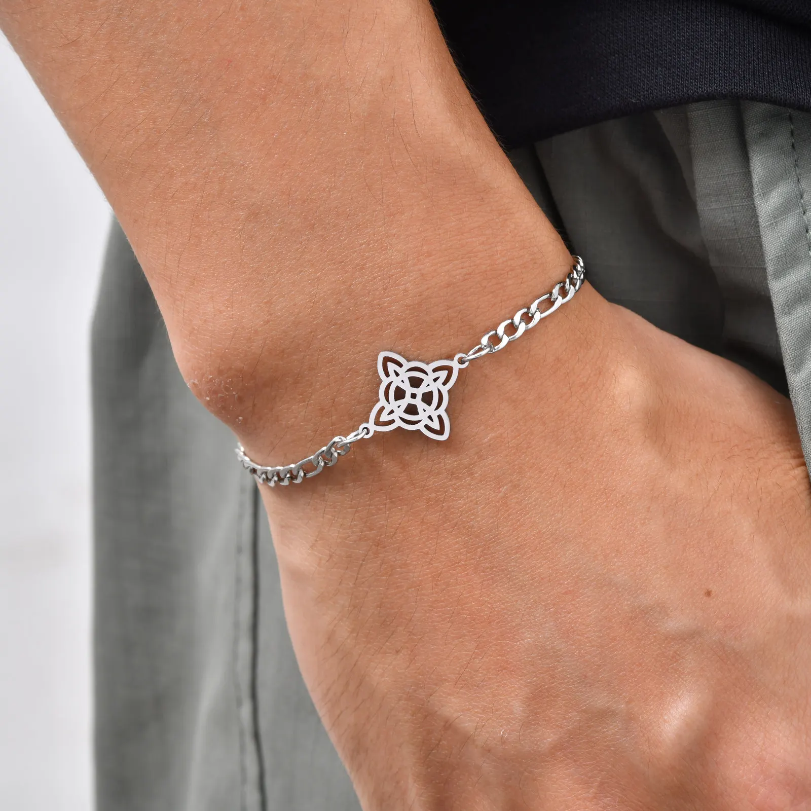 Vnox Men Celtic Knot Charm Bracelet Stainless Steel Figaro Chain Adjustable Gold Silver Color Wicca Irish Symbol Jewelry Gift