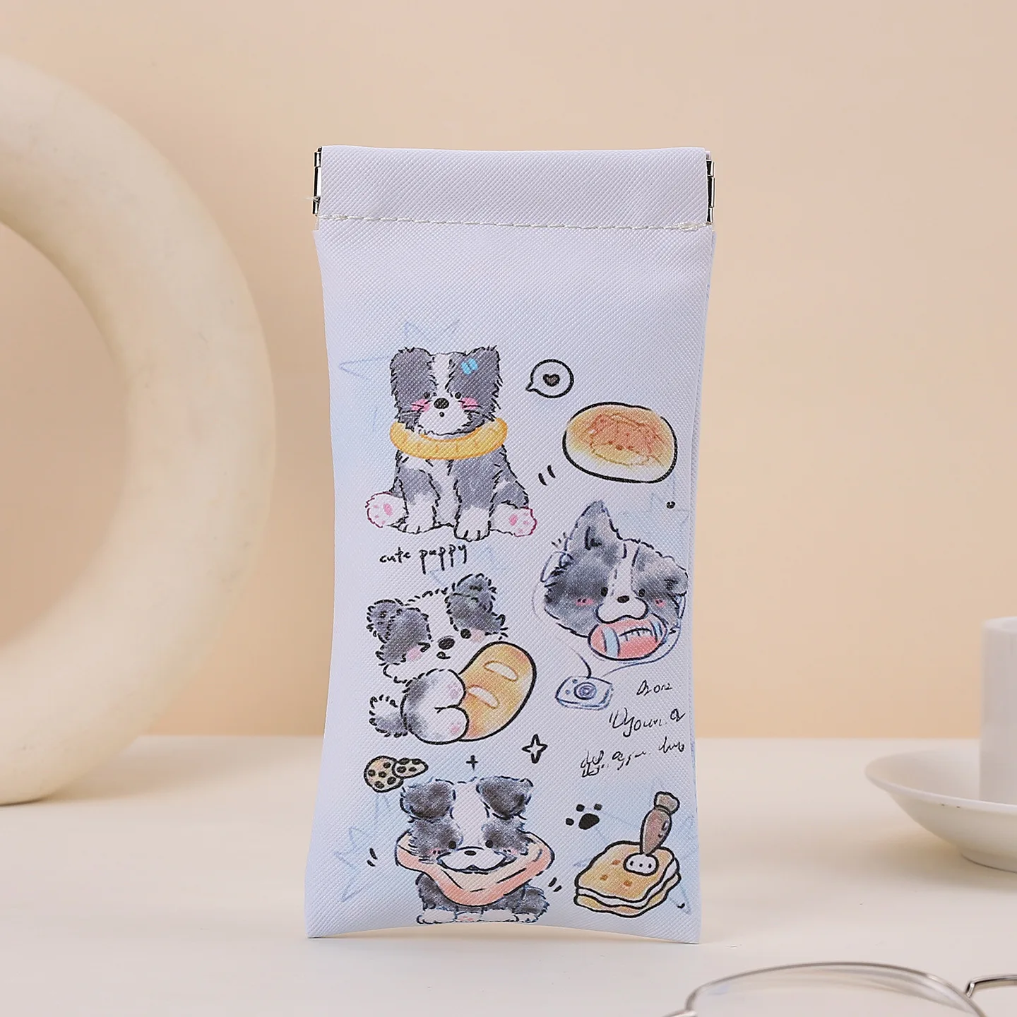 Cartoon shrapnel sunglasses bag, portable myopia glasses storage bag, protective cover automatically closes