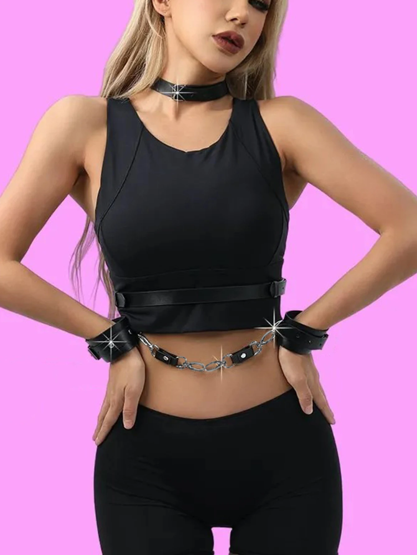 

Женский кожаный костюм: колье, регулируемые ремни, манжеты на запястьях, готическое белье, эротический костюм для косплея.