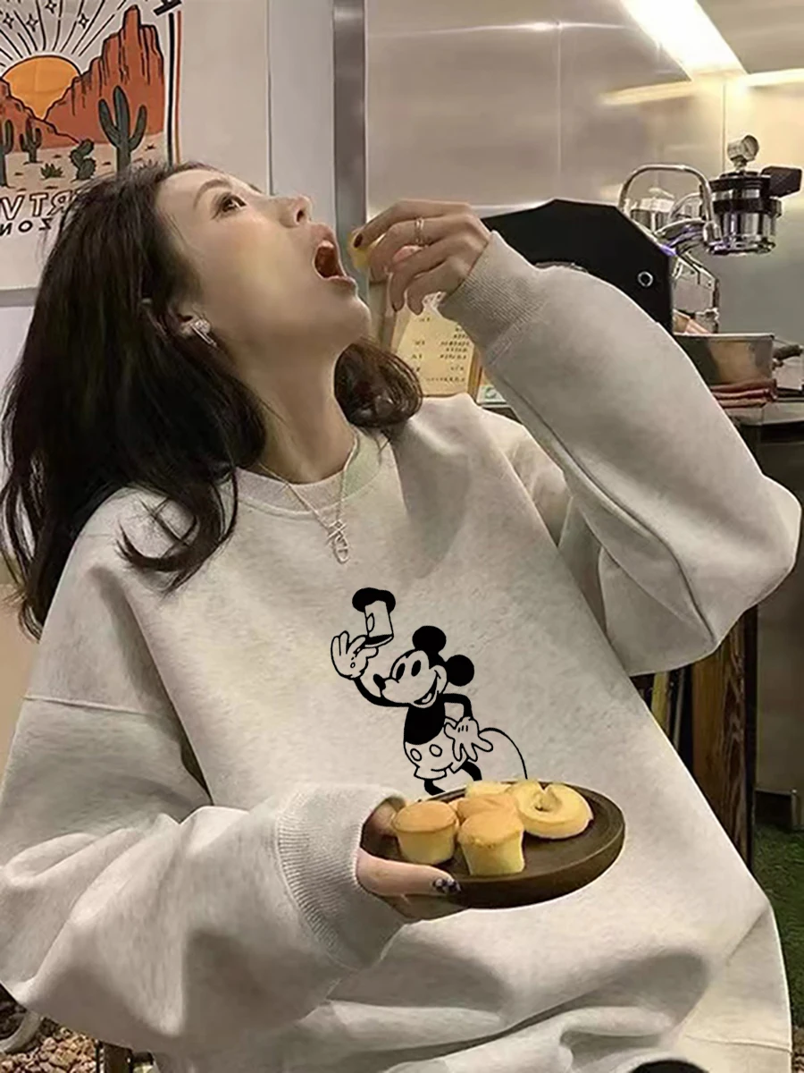 

2025 Новая семейная повседневная одежда Disney, модная тенденция, спортивная толстовка с капюшоном, серия осень и зима, доступна для мужчин и женщин