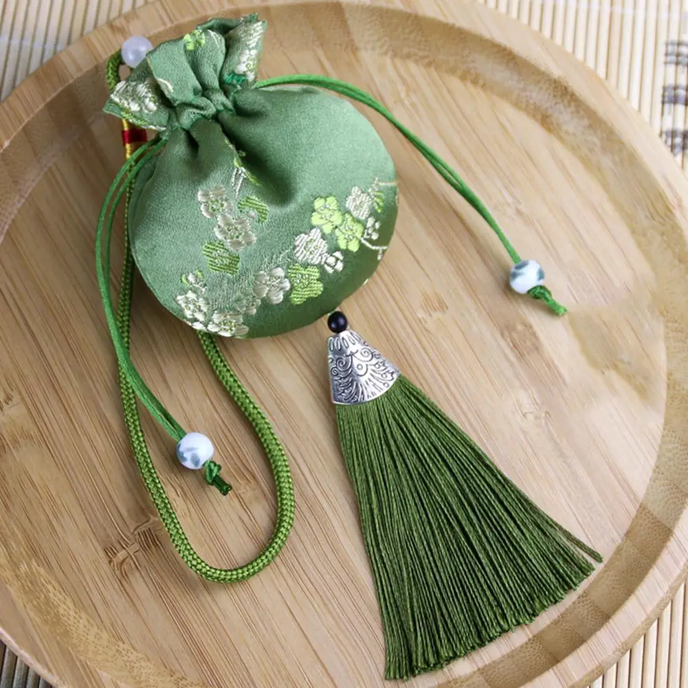 Chinese Style Jewelry Storage Bag Handmade Vintage Embroidery Sachet Lucky Tassel Drawstring Gift Bag Gift Brocade Hanging Decor