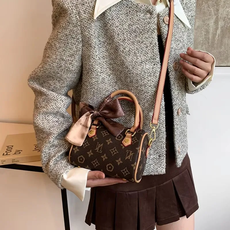 Paris Chic Sac à main messager de luxe – Fourre-tout à bandoulière pour femme avec couleur unie rétro et finition cuir haut de gamme