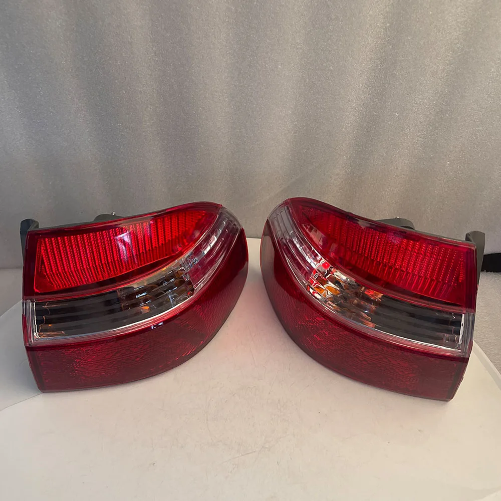 A Pair Car Rear Lights Corolla AE110  81550-1E080 81561-1E040 81580-12030 For Toyota 1998 to 2000