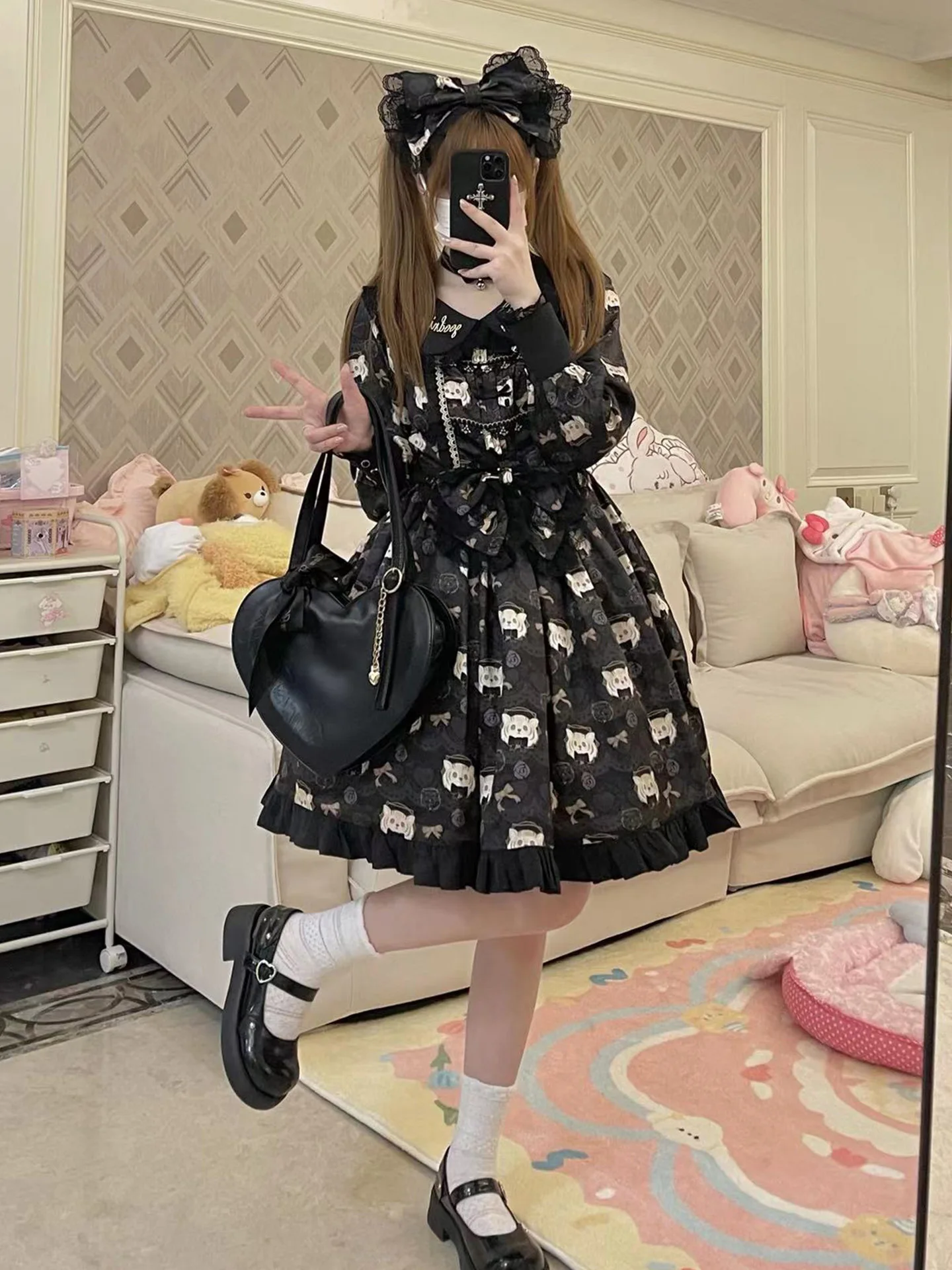 فستان لوليتا أسود لطيف فضفاض على طراز الأكاديمية للفتيات الجميلات مطبوع بياقة الدمية فستان خريفي بأكمام طويلة