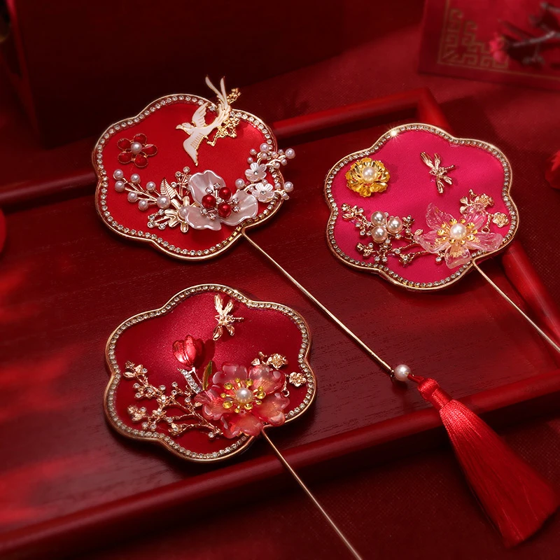 Hot Sale 1Pc Bride Hand Held Fan Decoration Wedding Bridal Group Fan Handmade Chinese Elegant Flower Fan Photography Ornaments