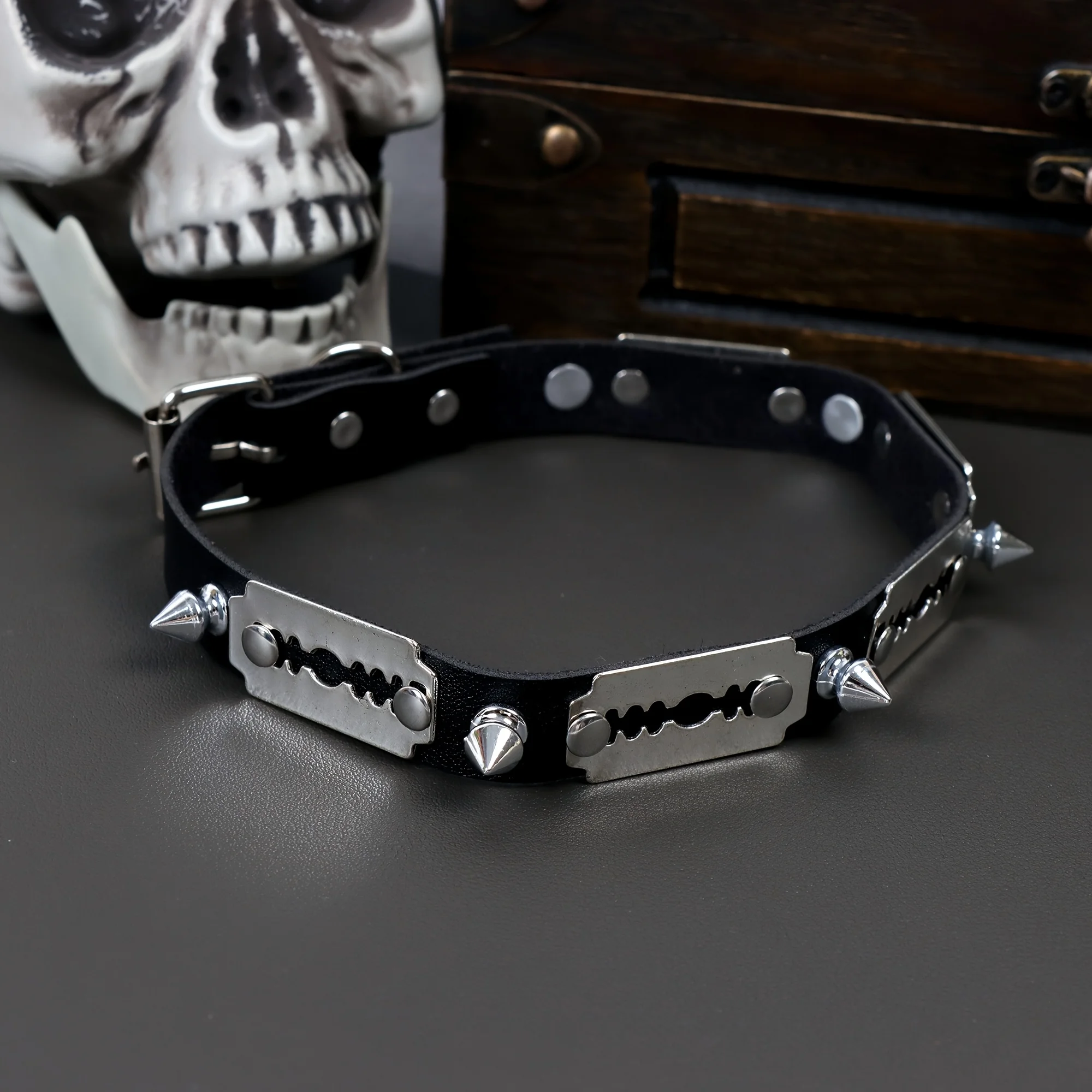 القوطية الهيب هوب للجنسين PUPU بو الجلود المختنق الجلود، تنوعا النمط الياباني الكوري مسننة برشام مطعمة قلادة طوق، Fas