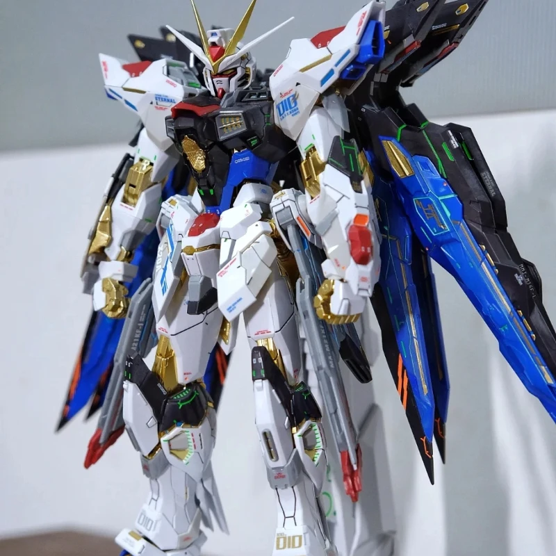 Daban 8802 Strike Freedom Mg 1/100 تجميع أطقم منمذجة بدون أجنحة خفيفة مقياس نموذج بلاستيكي لعب الصبي مفاجأة هدية تحصيل