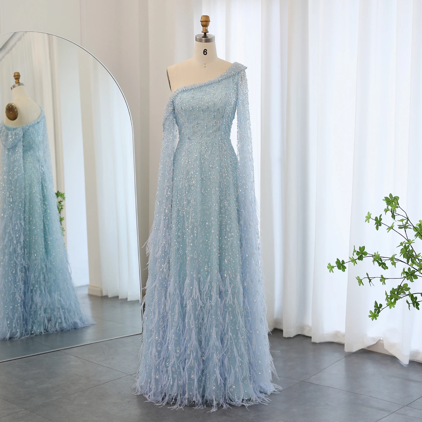 Sharon Said Luxuriöses Federkleid mit einer Schulter und Cape-Ärmeln in Roségold und Flieder für Hochzeitsfeiern, Modell SS438, Maßanfertigung – Detail 14