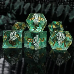 7 Pieces of New Skeleton Hand Multi-Sided Dice, a Set of Dice That Can Make You Scream in Surprise, Board Game Party Game Accessory