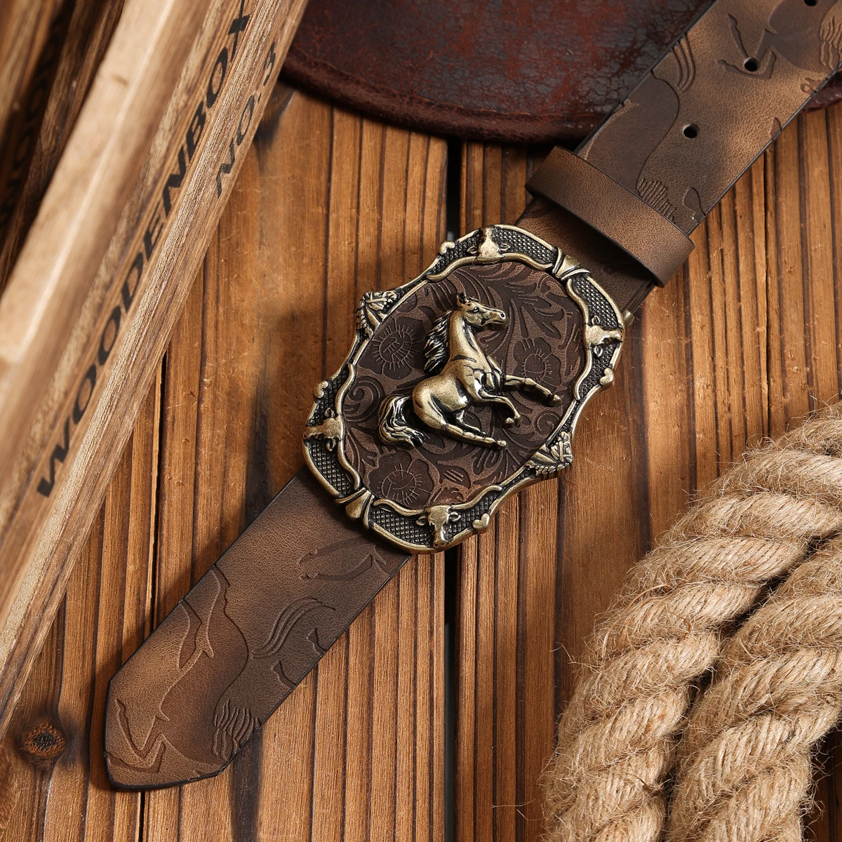 Ein PU-Gürtel für Damen und Herren, der den Stil von Western-Denim und Retro vereint, ist perfekt für alltägliche Freizeitausflüge. – Detail 5