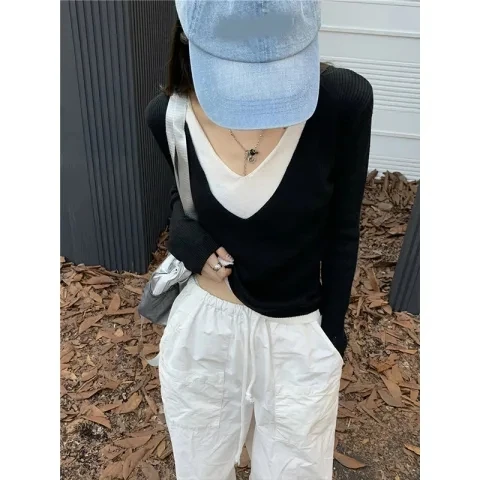 Women's V-Neck Long Sleeve Knitwear Slim Fit Color Block Base Shirt Princess Style Loose Fit Ammonia Fabric Winter New Arrival