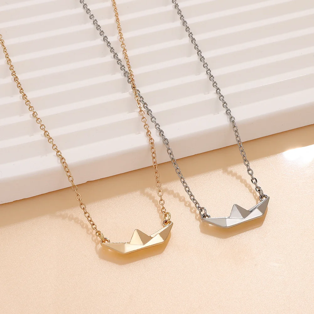 Personality Paper Boat Shaped Necklace for Women Fashion Pendant Clavicle Chain Party Jewerly Accessories Gift New Arrival 2024