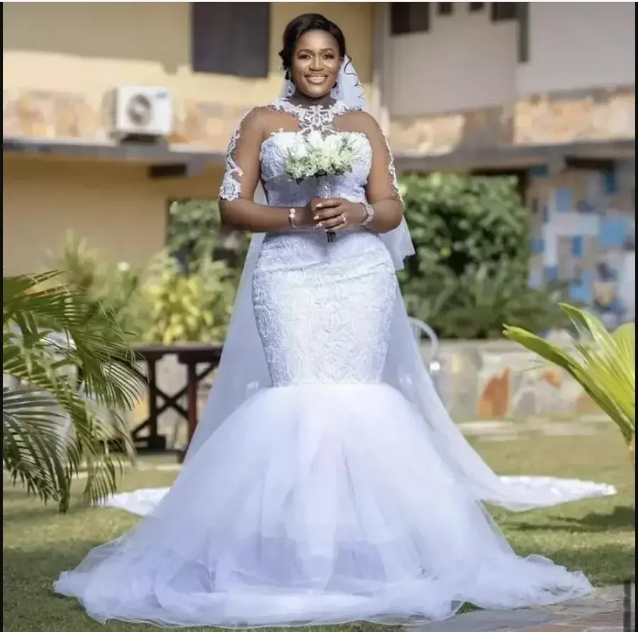 カスタマイズされたエレガントなアフリカのガーデンマーメイドウェディングドレス Abito Da Sposa レースアップリケイリュージョン長袖ブライダルドレス