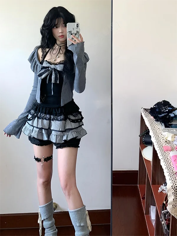 

Sexy Girl Lace Trim Knitted Short Skirt Set Black Strapless Grey Cardigan Autumn Fashion Ensemble High Waist Warmth Casual Wear