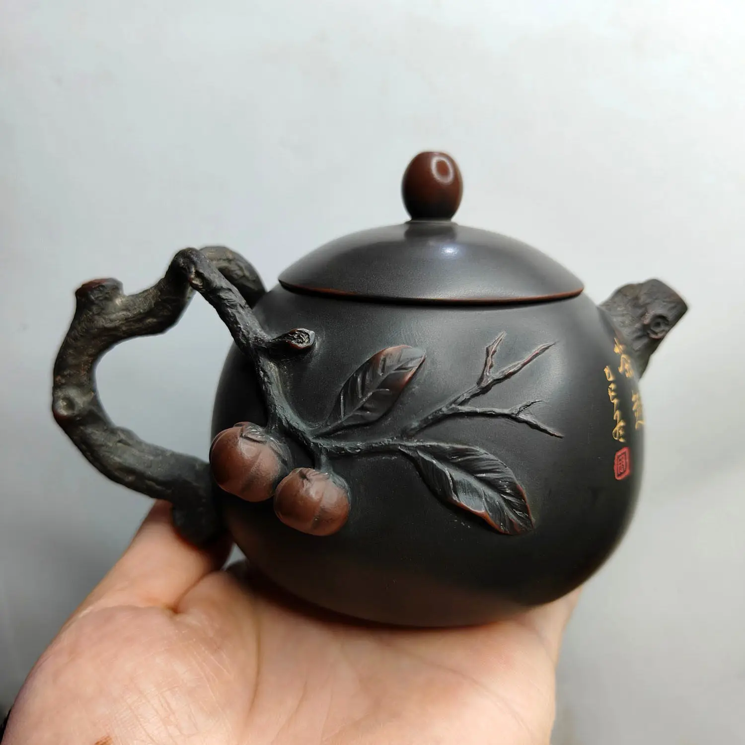 Qinzhou Nixing pottery bionic pot famous handmade relief purple pottery teapot household kung fu tea single pot