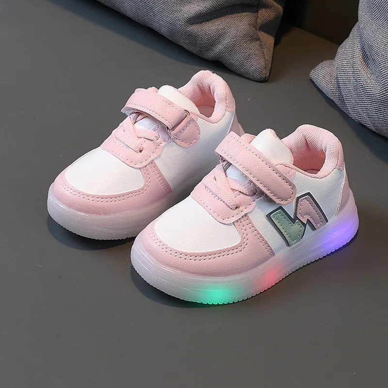 New LED Children Glowing Shoes Baby Luminous Sneakers Boys Lighting Running Shoes Kids Breathable Mesh Sneakers