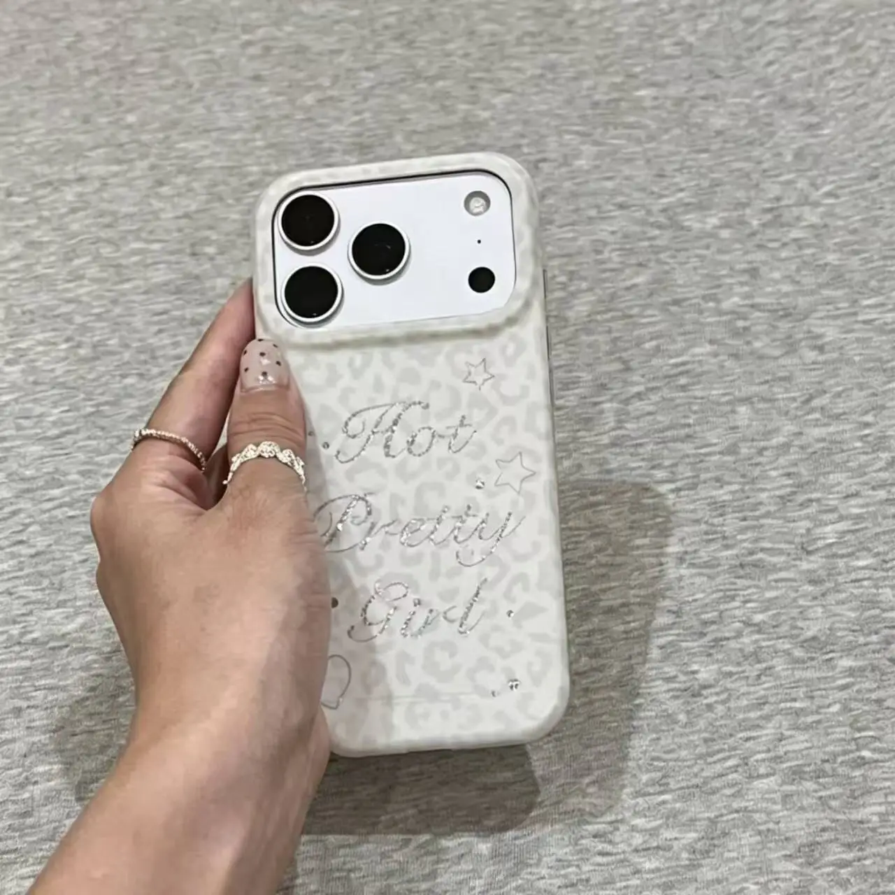 Korean Ins Gray Leopard Print English Shining Phone Case For iPhone Ultra 18 17 AIE 16 15 14 13 12 11 Pro 16Plus Mini Y2K Cover