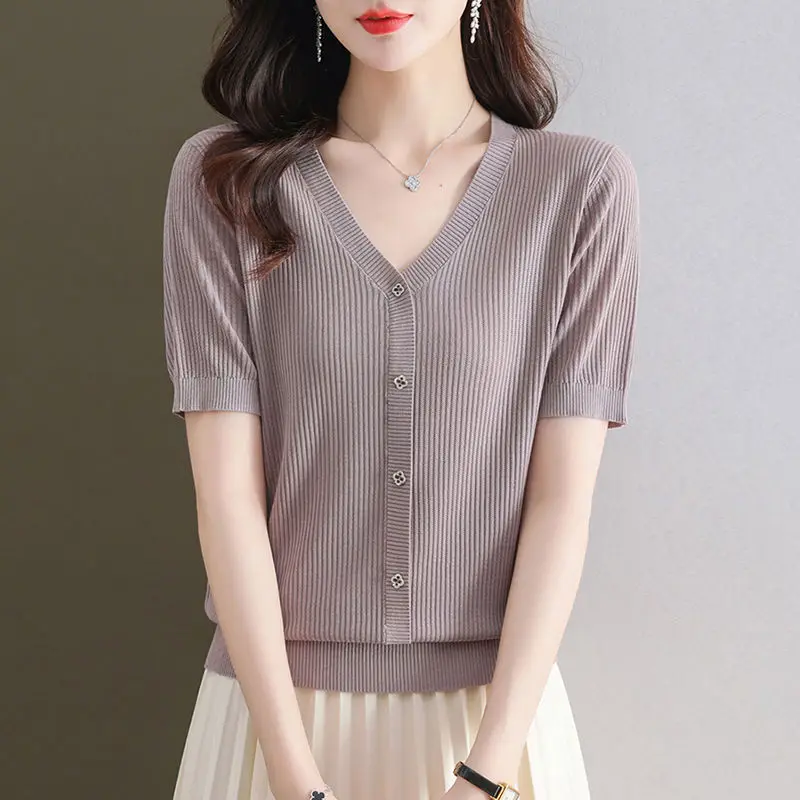 

Summer Ice Silk Sweater for Women in Summer New Fashionable Short Sleeved T-shirt Short Thin V-neck Top