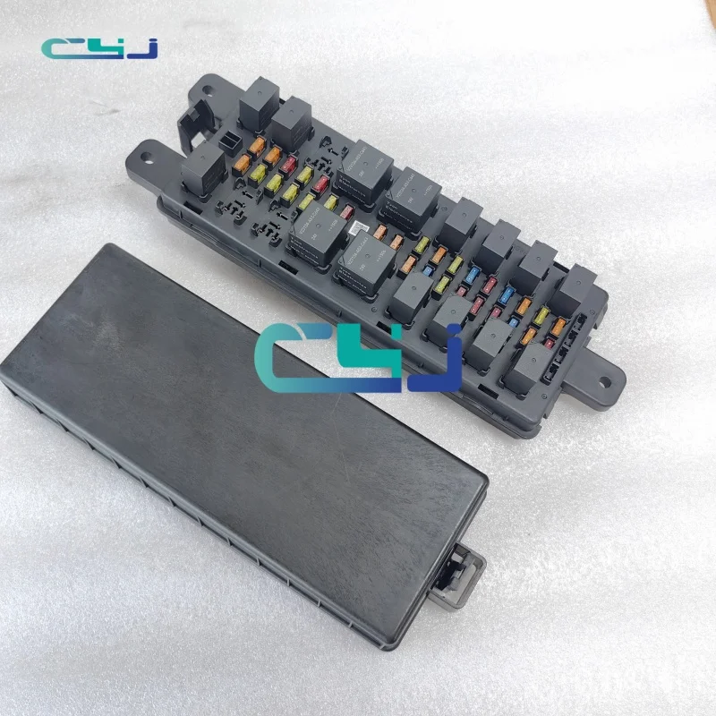 

Electric Fuse Box YN24E00036F1 YN24E00036F2 YN24E00036F3 Relay Housing Assy SK330-10 SK200-10 SK210-10 Electric Fuse Box